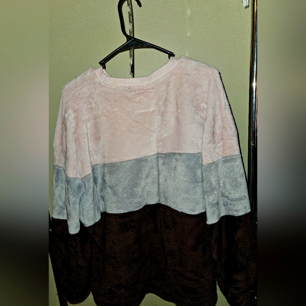 Reflex  Sweater - Picture 2 of 3